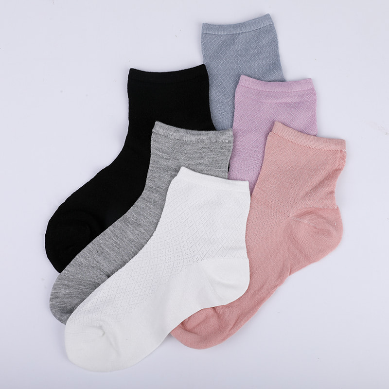 柔らかい竹繊維ナイロンバッグ、薄い小さなダイヤモンドカジュアルな女性の靴下、手縫いの女性の靴下 WSD1689